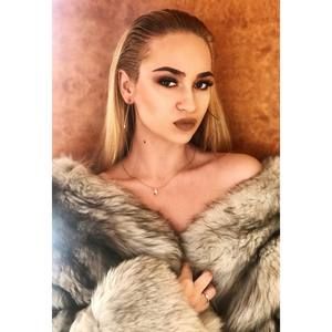 Meet your Posher, Roxanna